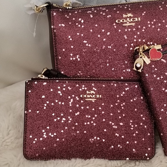 🔥LAST 1🔥NIB COACH HOLIDAY HEART GLITTER WRISTLET - Picture 2 of 8